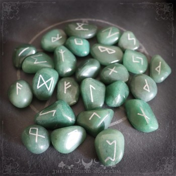 Green aventurine runes