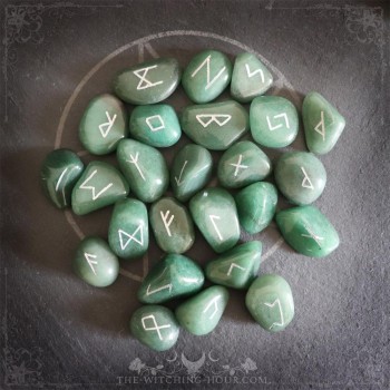 Green aventurine runes