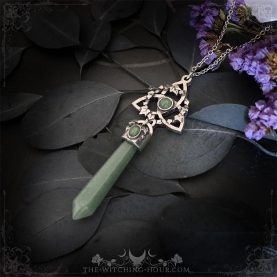 Collier pendule triquetra en aventurine verte