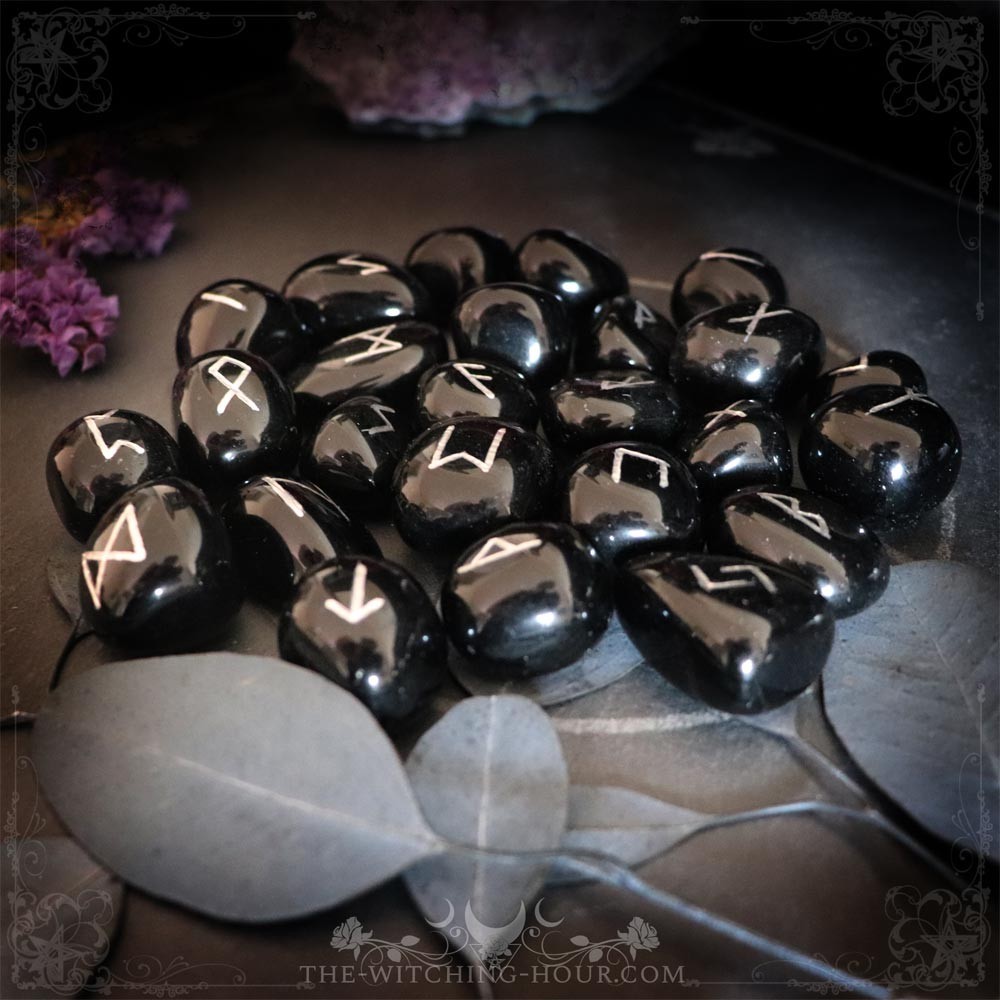 Runes artisanales en obsidienne Runes artisanales en obsidienne