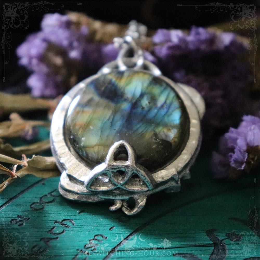 Pendentif chat et lune