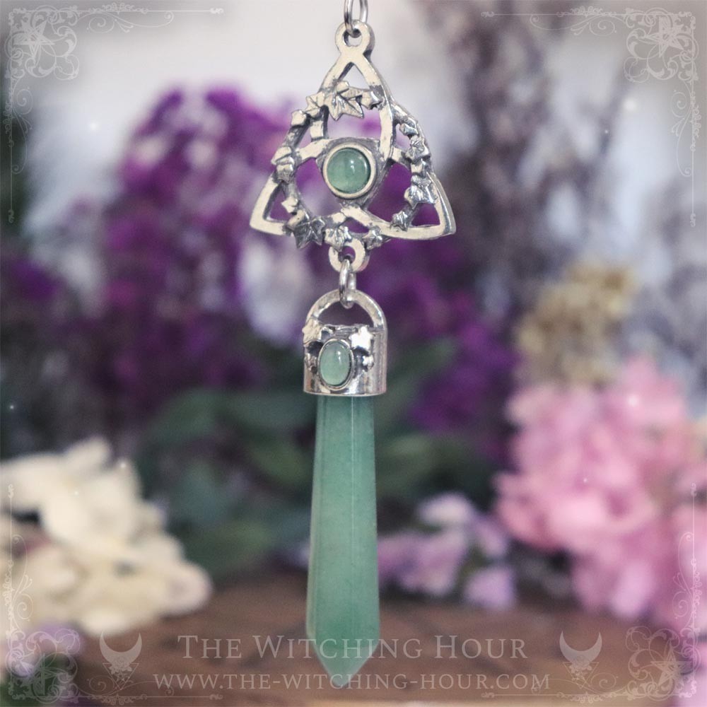 Collier pendule triquetra en aventurine verte