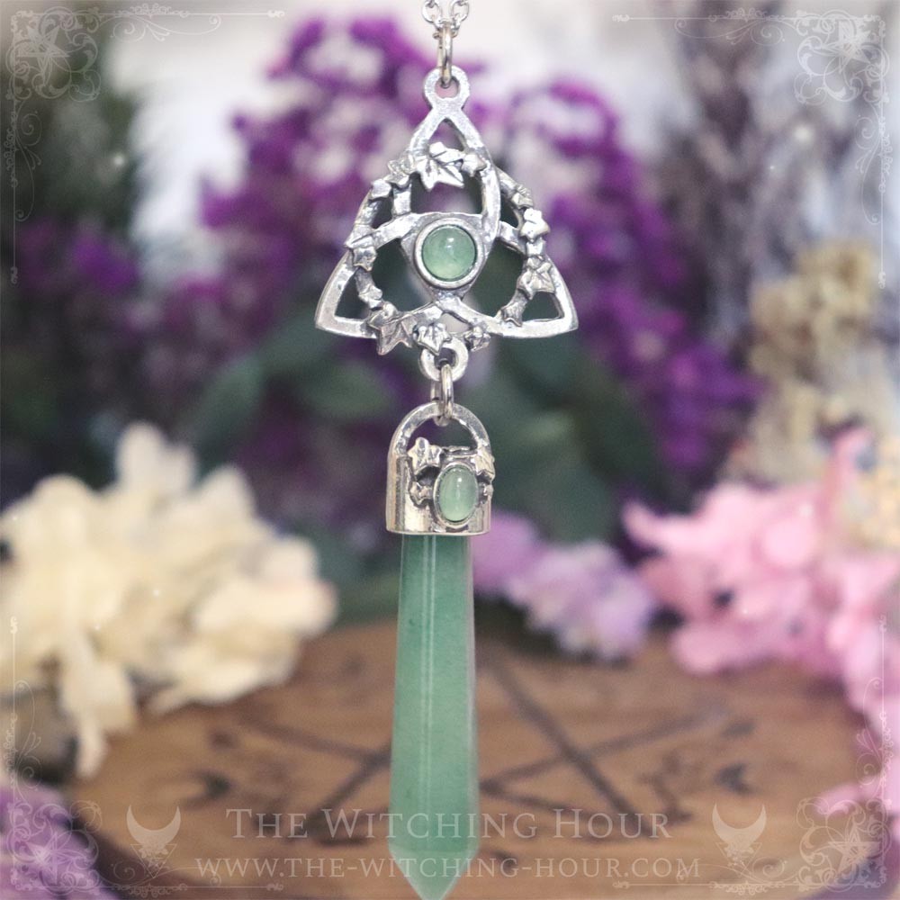 Collier pendule triquetra en aventurine verte