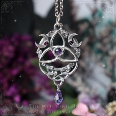 Elven triquetra necklace