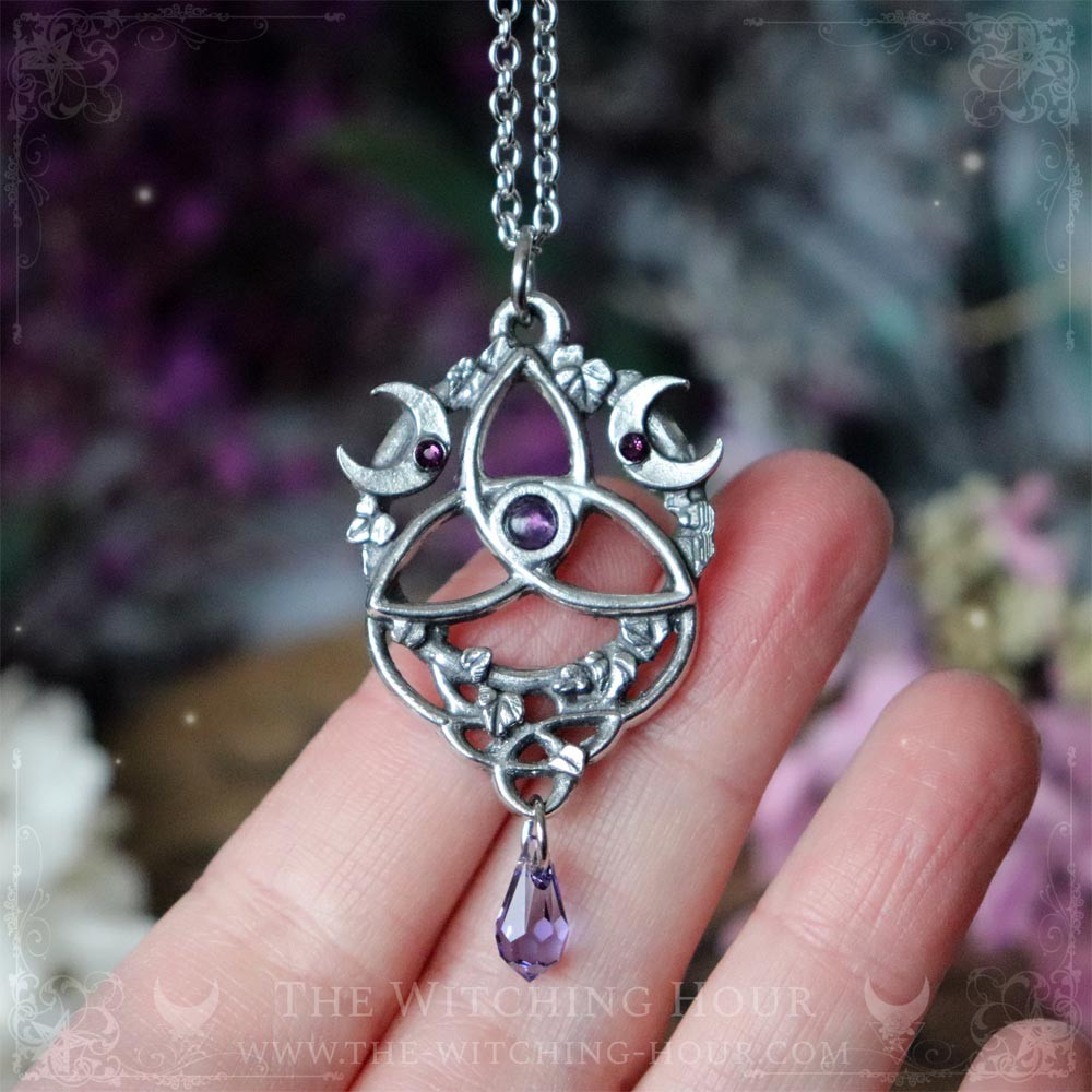 Elven triquetra necklace