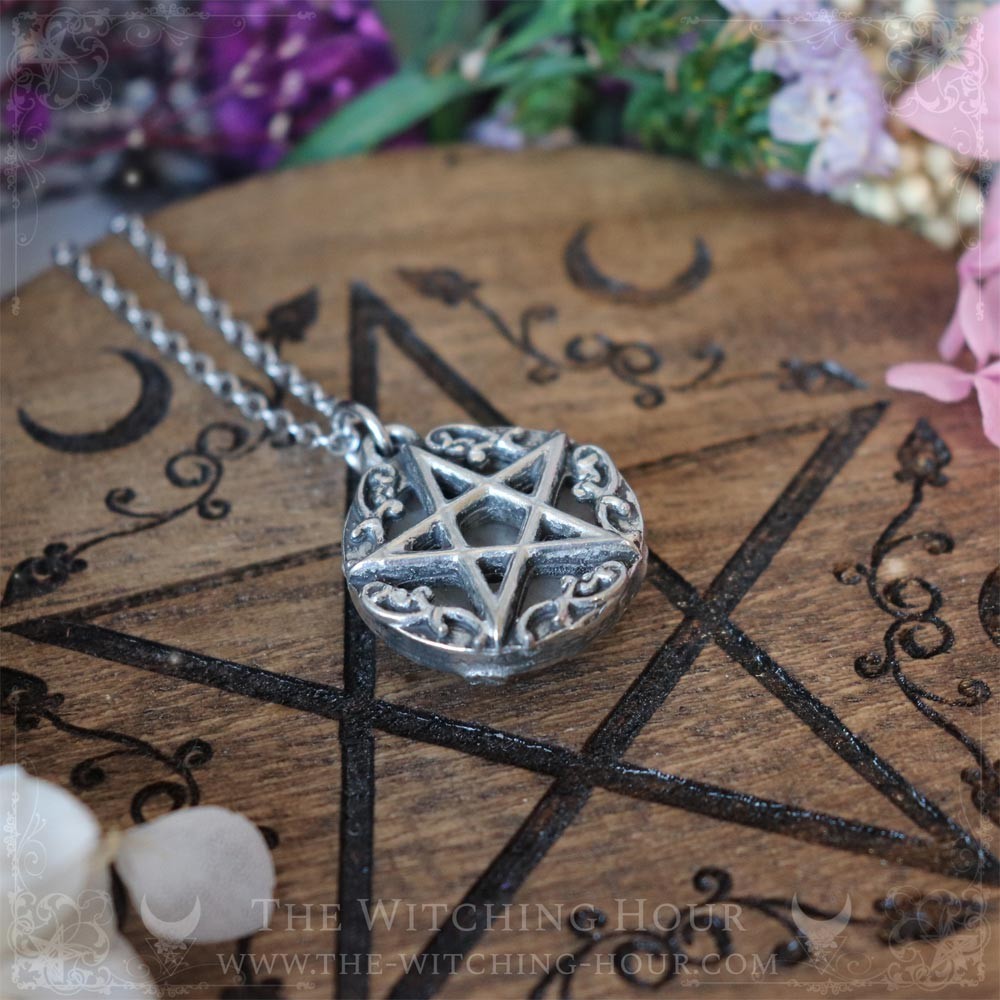 Pendentif pentacle en pierre de lune