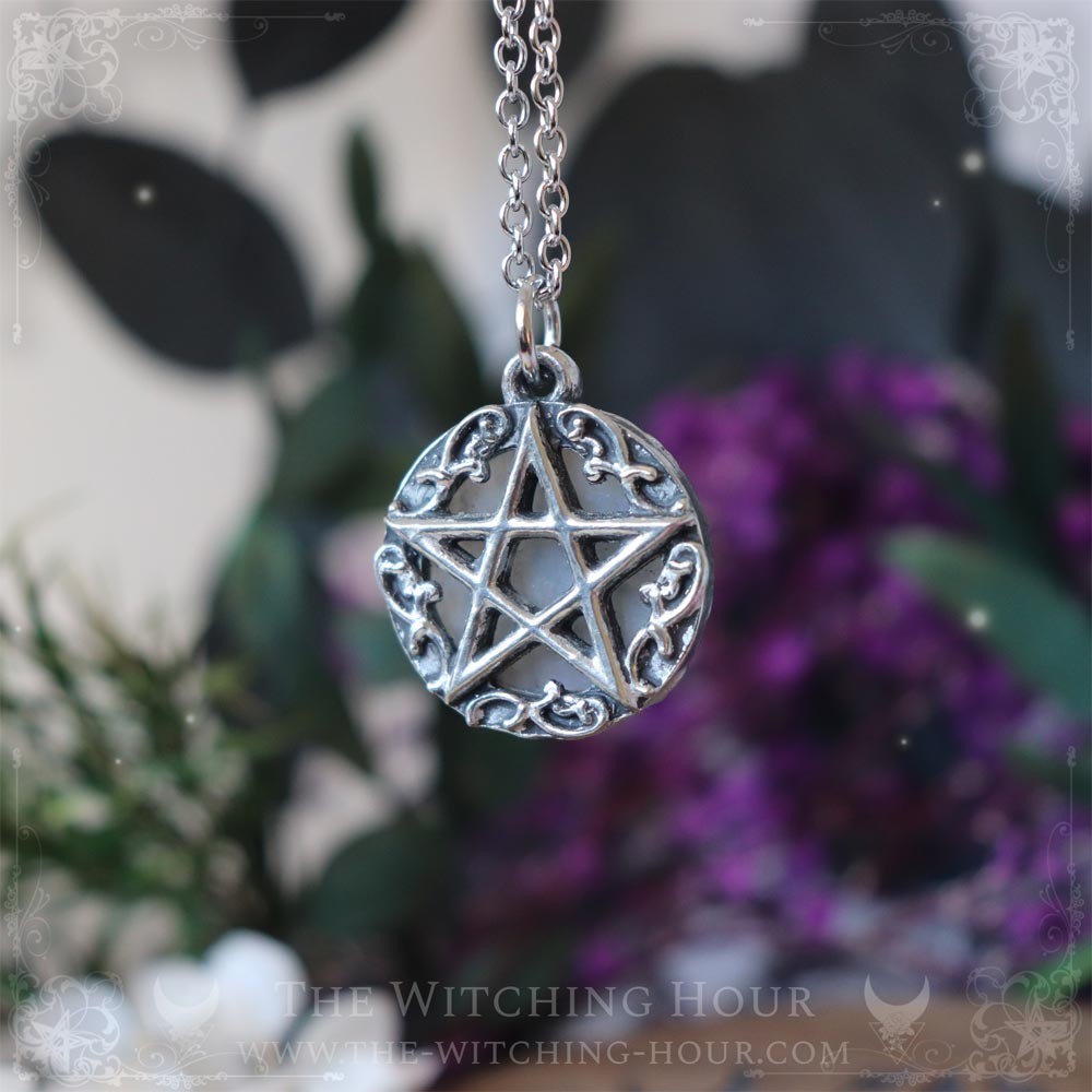 Pendentif pentacle en pierre de lune