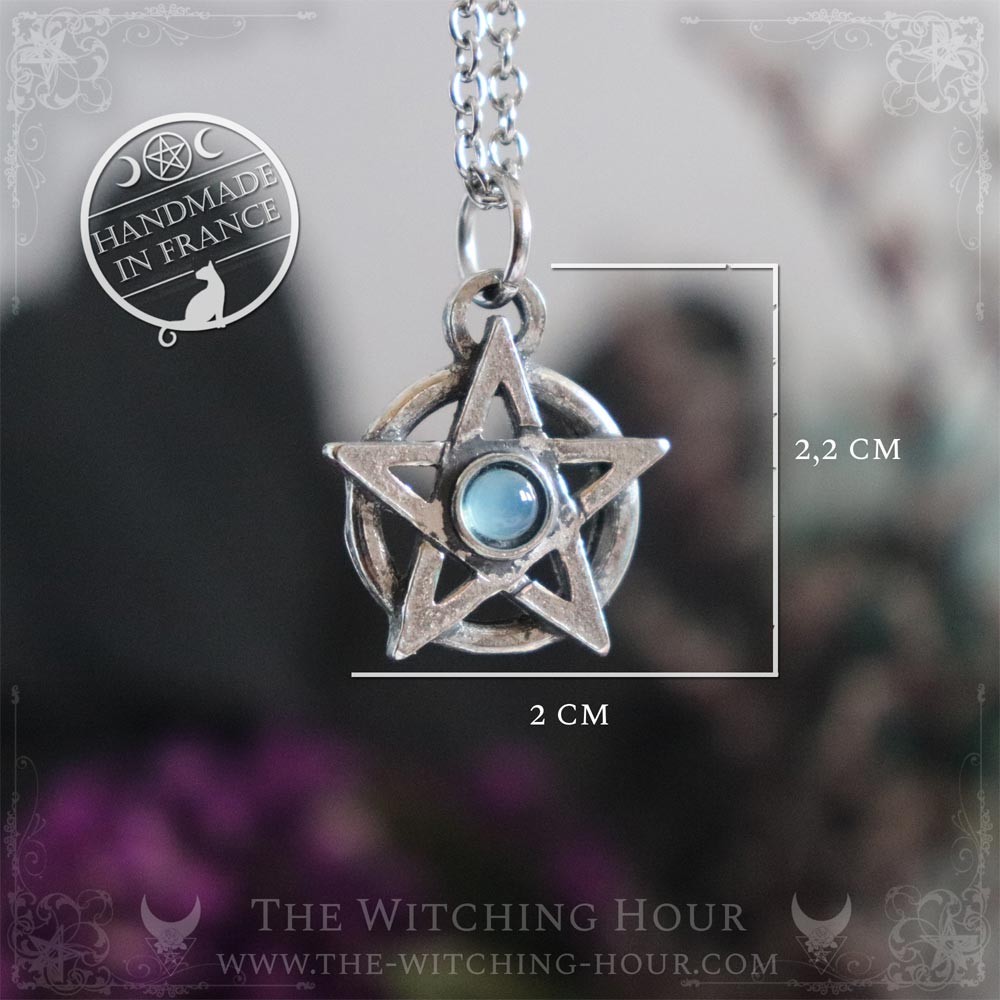 Pentacle necklace with calcedony