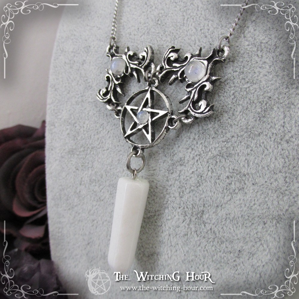 "Aradia" pentacle necklace - white jade