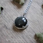 Pendentif pentacle en obsidienne œil céleste