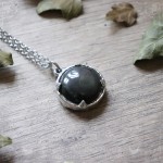 Pendentif pentacle en obsidienne œil céleste