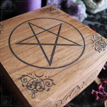 Boîte pentacle en bois