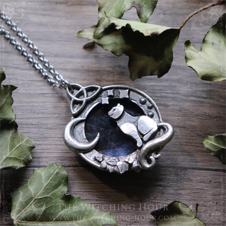 Cat necklace with blue sodalite