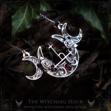 Collier sigil de Lilith sur triple lune