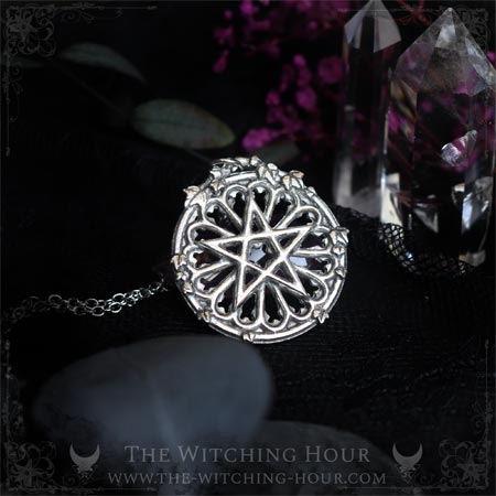 Collier pentagramme gothique