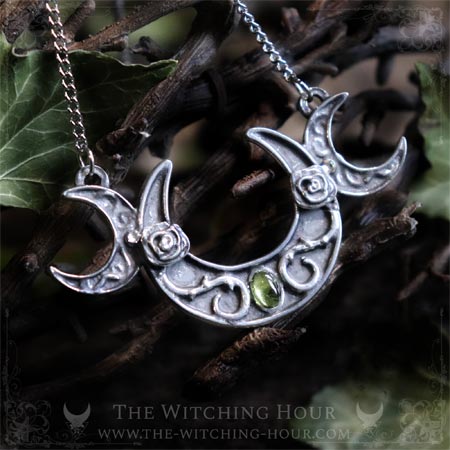 Collier triple lune en péridot