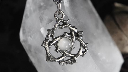 Triquetra pendant