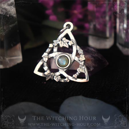 Celtic triquetra pendant with labradorite
