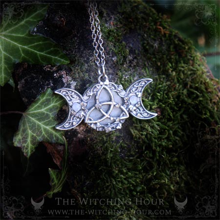 Collier triple lune avec pierre de lune